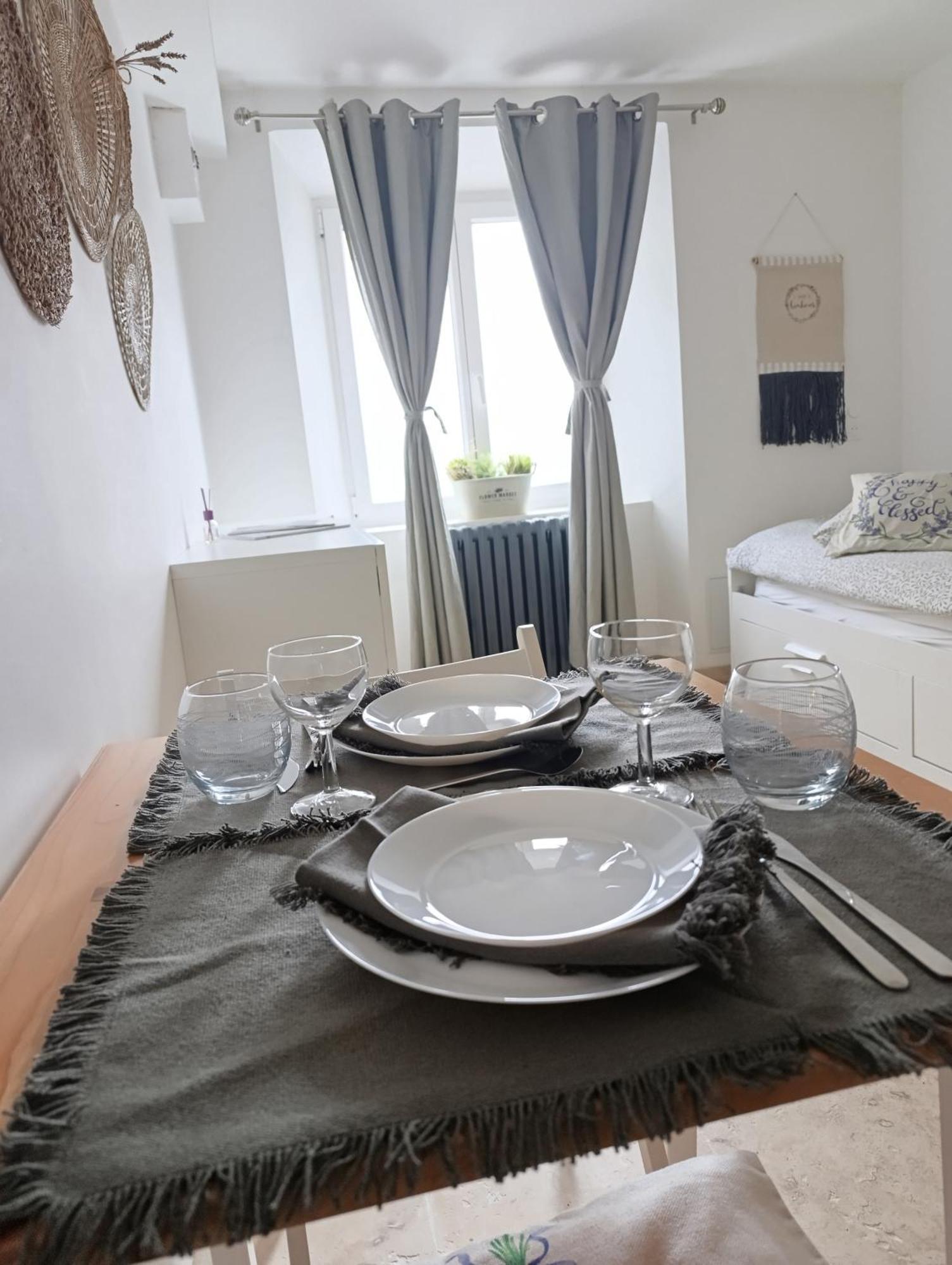 Logement Le Gabian Ampus Екстер'єр фото